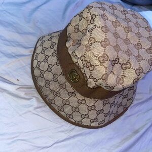 Gucci Bucket Hat
Unisex